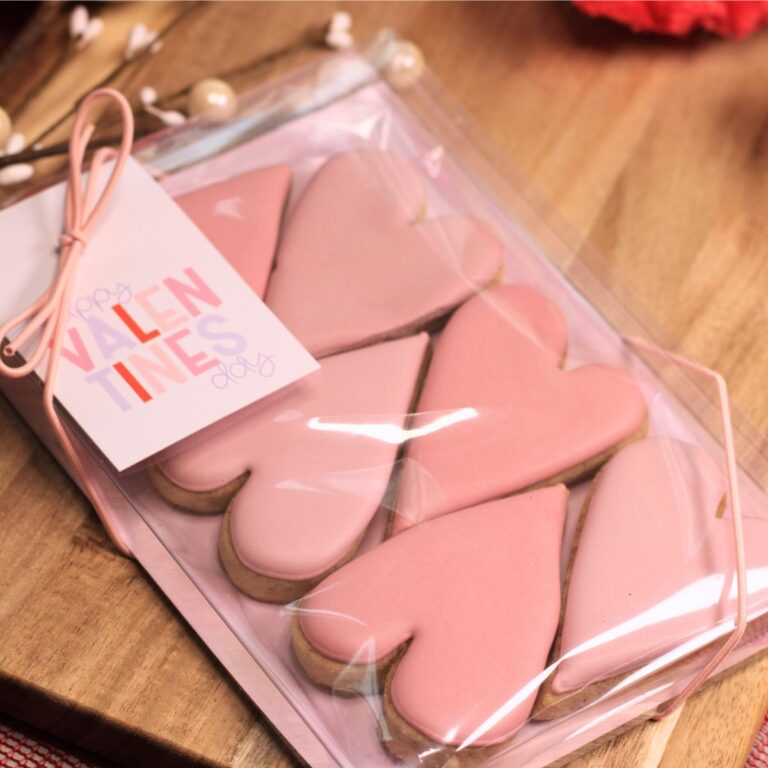 Decorating Valentine’s Day Heart Cookies